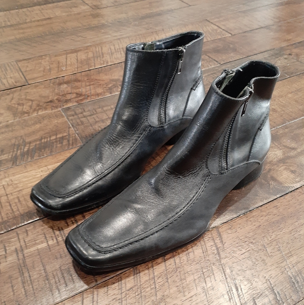 Kenneth Cole Chelsea Boots